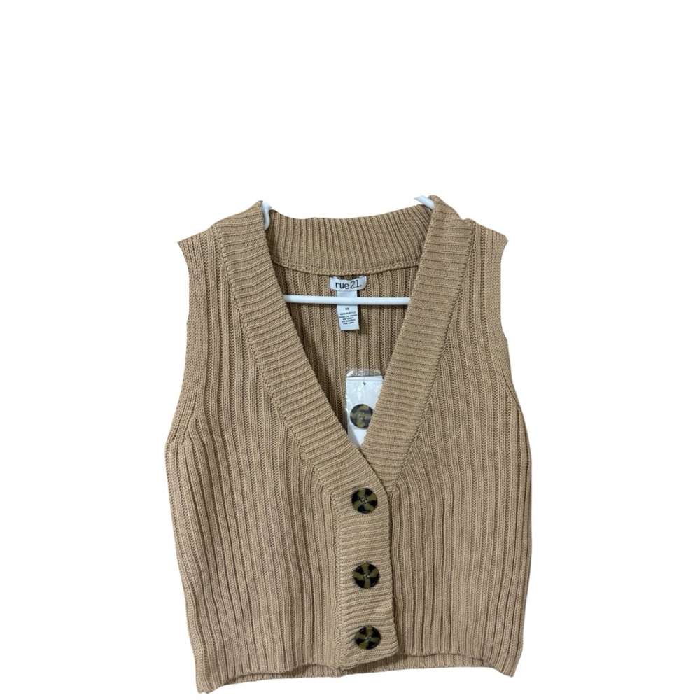 Rue21 Women's Tan Ribbed Button-Front Sweater Vest